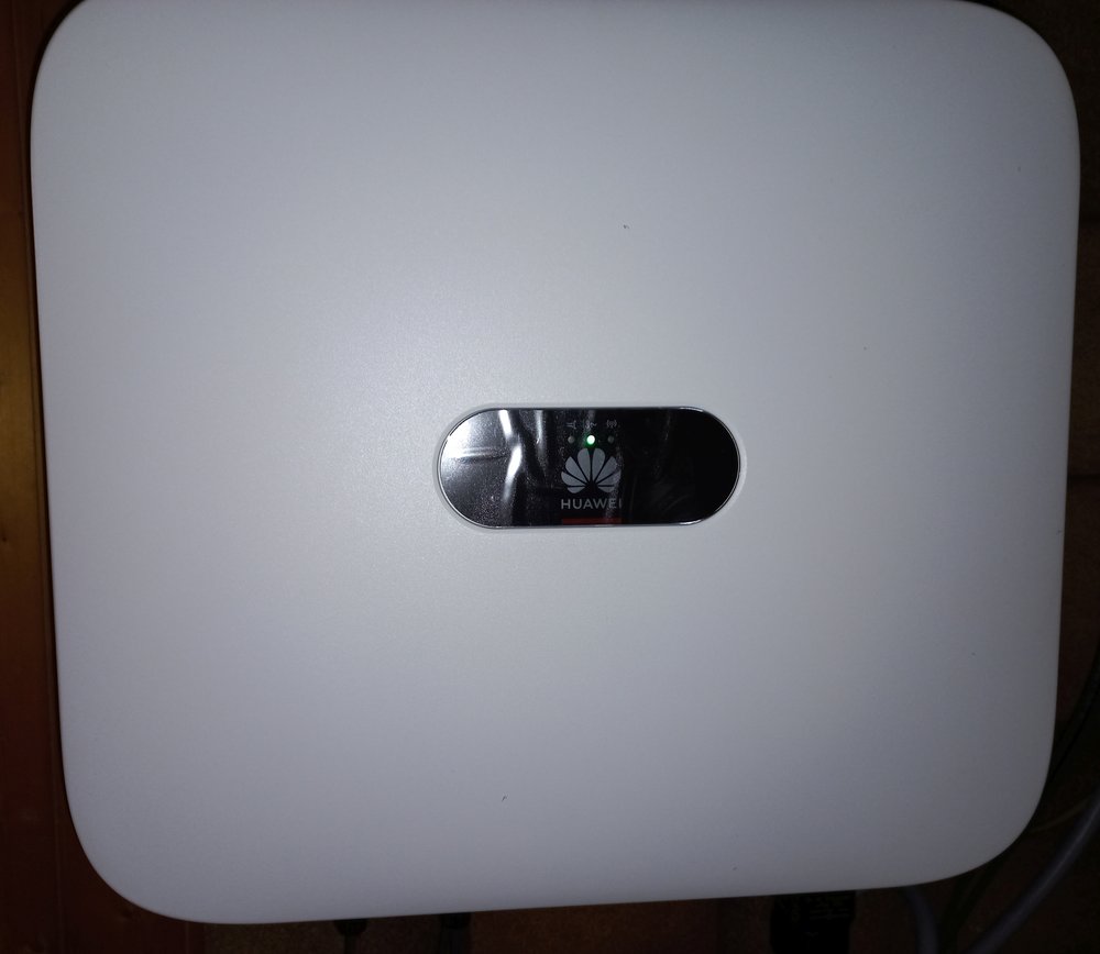 Wall-mounted single-phase string solar inverter